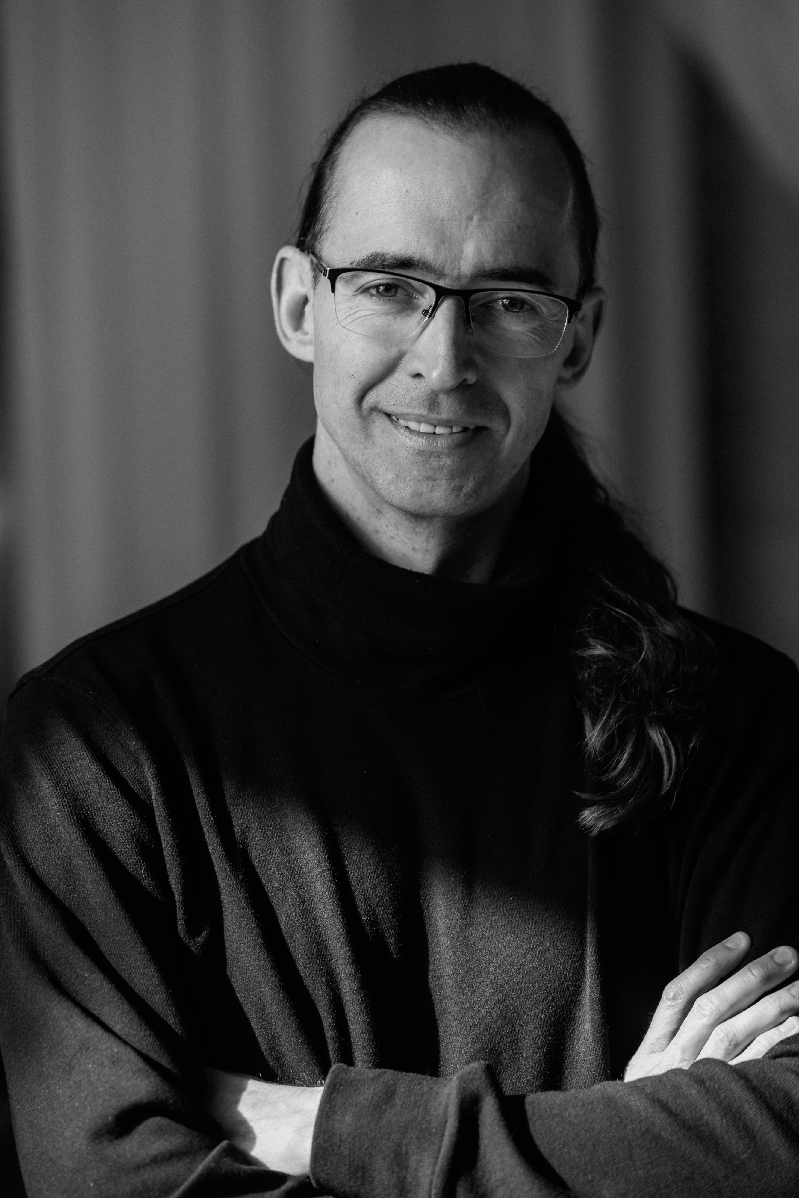 Ross Saunders portrait headshot 3